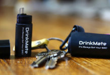 DrinkMate is a tiny plug-in breathalyzer for Android phone DrinkMate is a tiny plug-in breathalyzer for Android phone