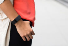 Fitbit denies skin irritation with the Charge Fitbit Charge