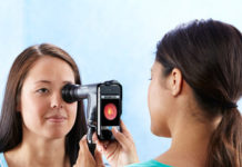 Using iPhone for eye health iExaminer